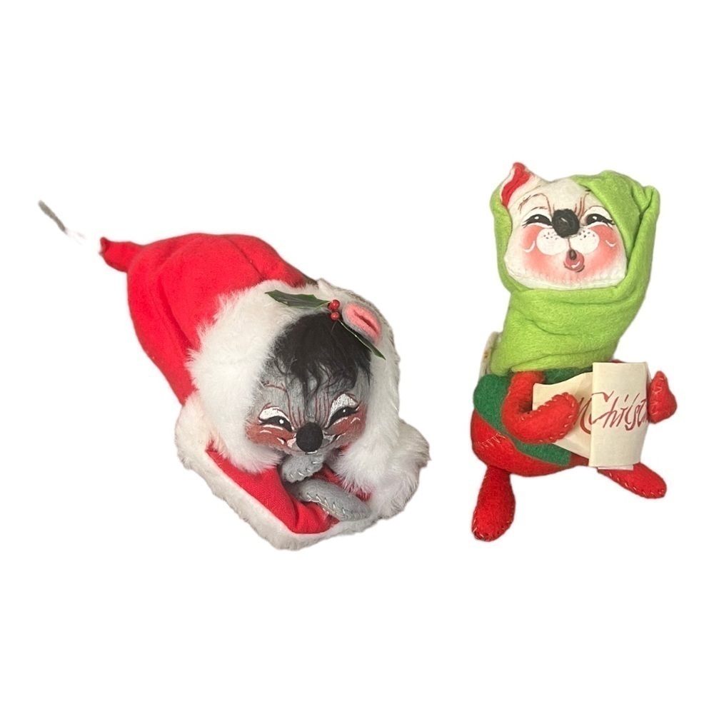 ANNALEE Vintage 1971 Caroling Mouse & Mouse In Santa Hat